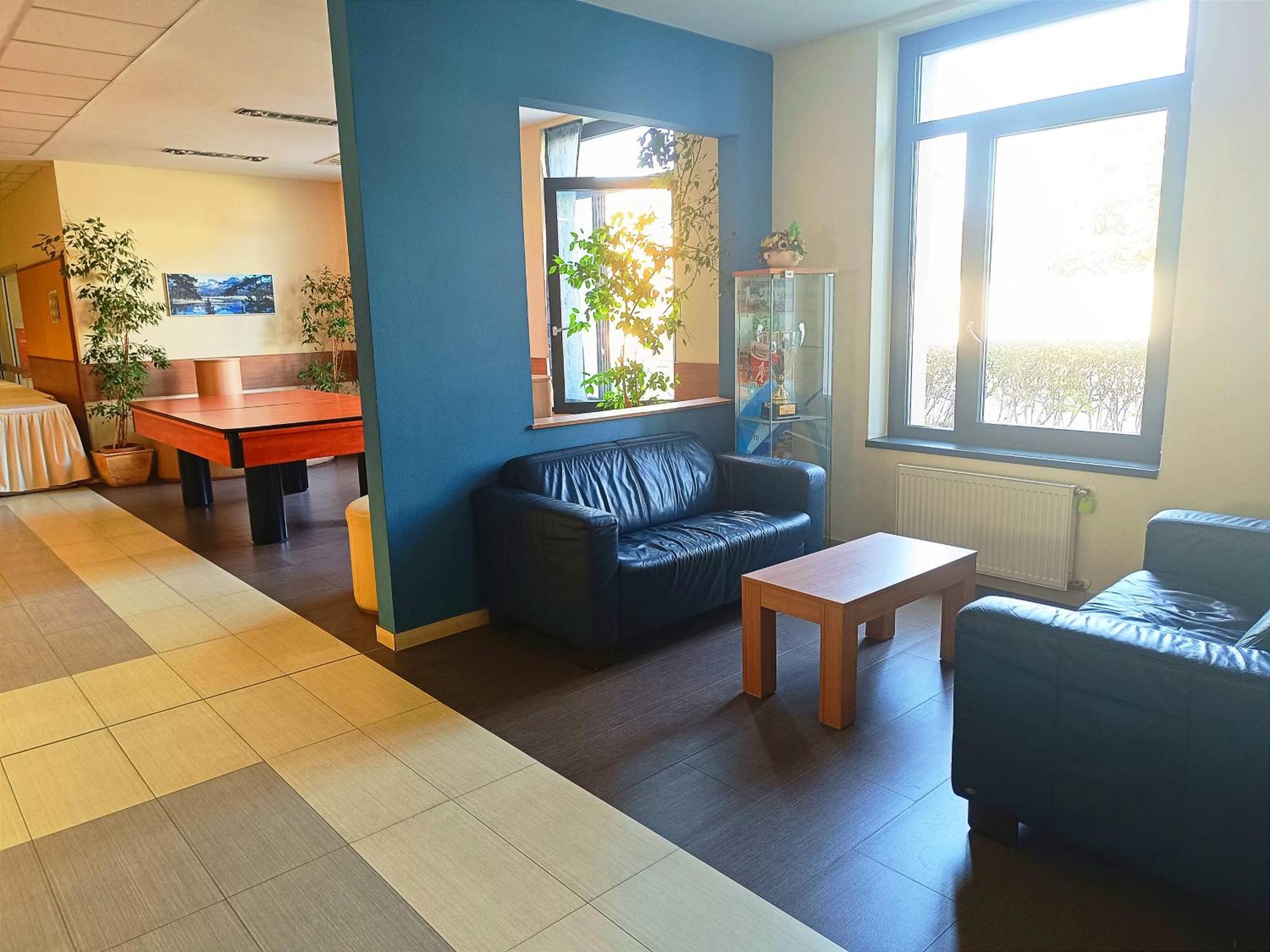 Famulus Kollegium Hostel Győr Buitenkant foto