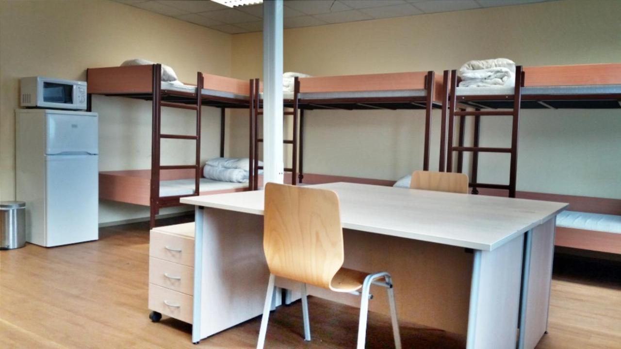 Famulus Kollegium Hostel Győr Buitenkant foto
